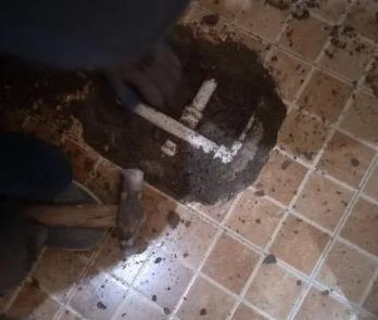 汉中市卫生间漏水维修公司为您分享下卫生间渗水如何处理及注意事项